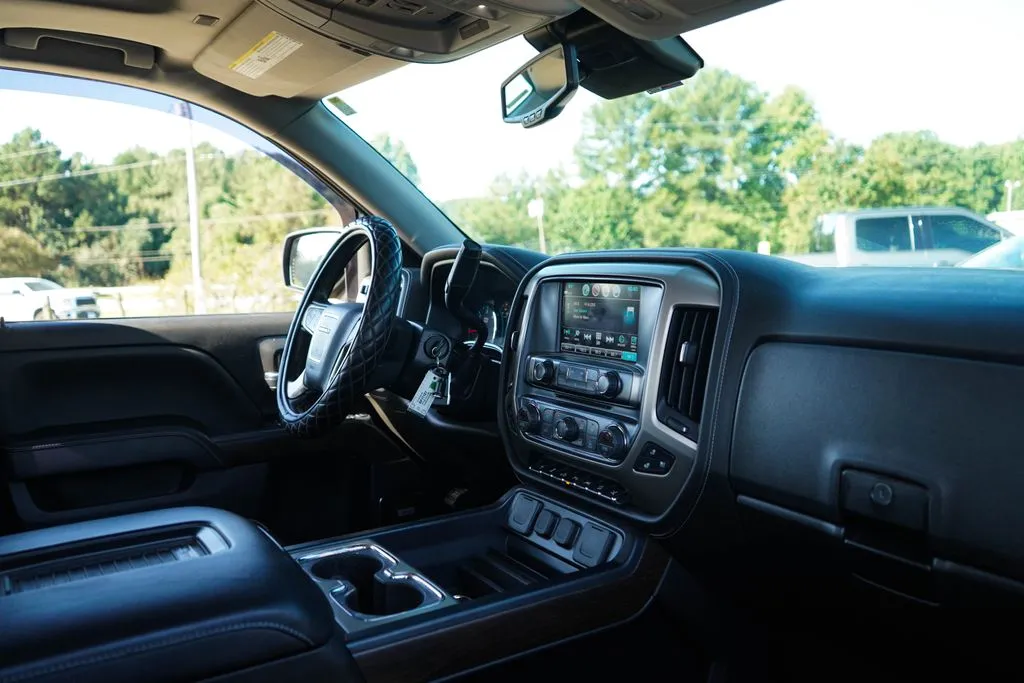 GMC Sierra photo 15