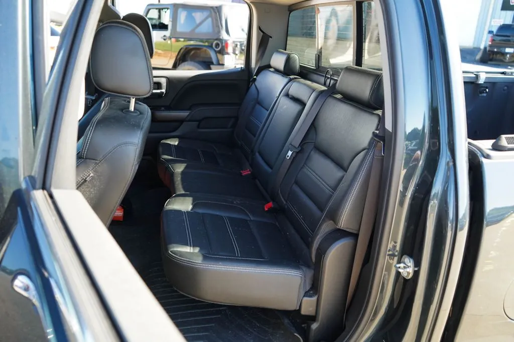 GMC Sierra photo 9