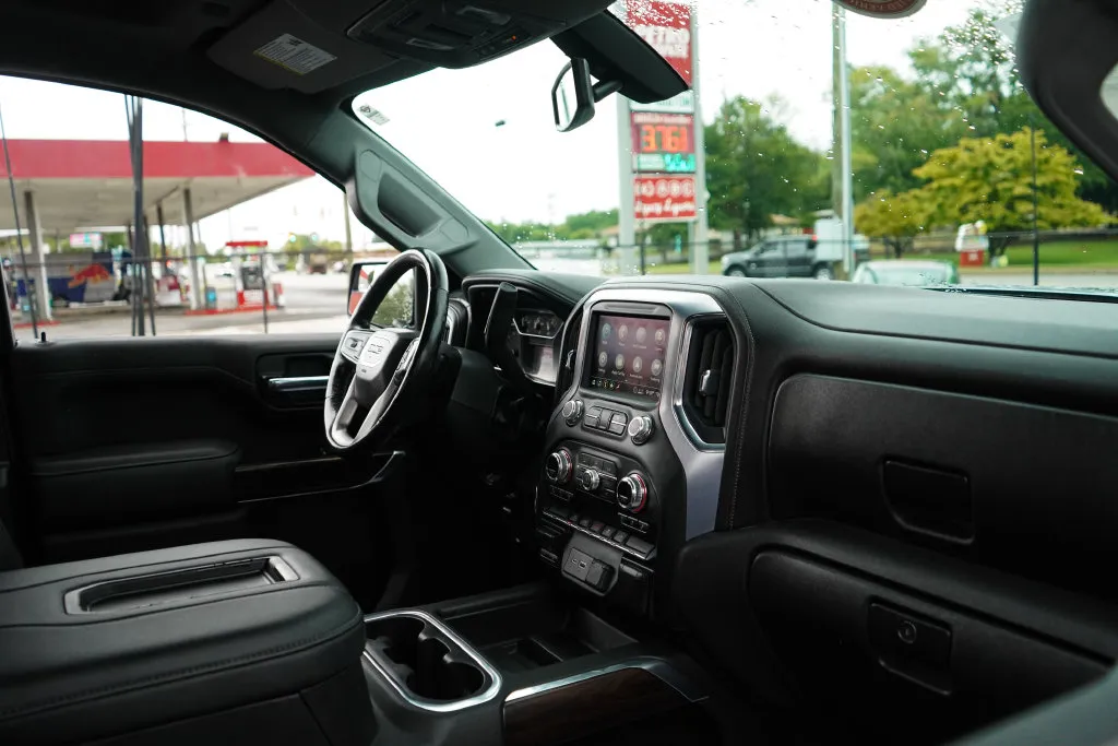 GMC Sierra photo 13