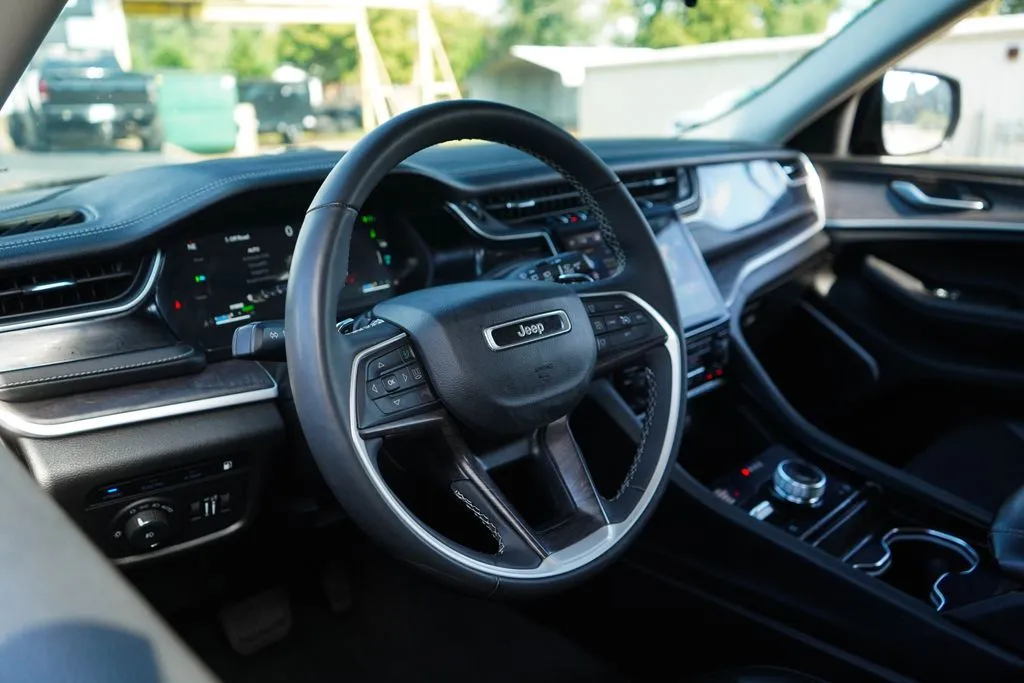 Jeep Grand Cherokee photo 6