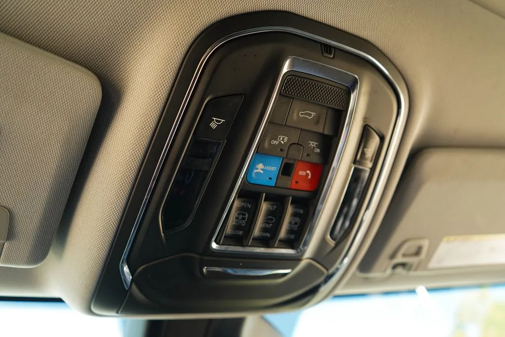 Jeep Grand Cherokee photo 12