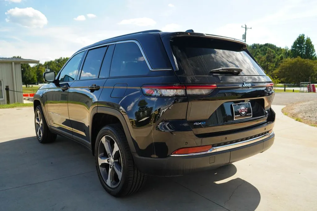 Jeep Grand Cherokee photo 4