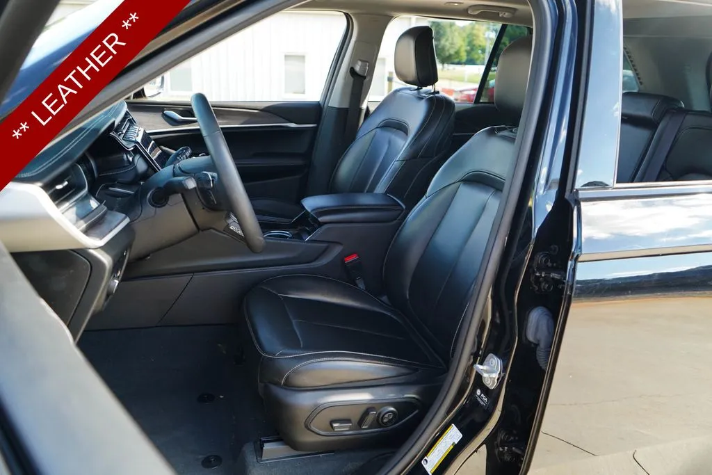 Jeep Grand Cherokee photo 7