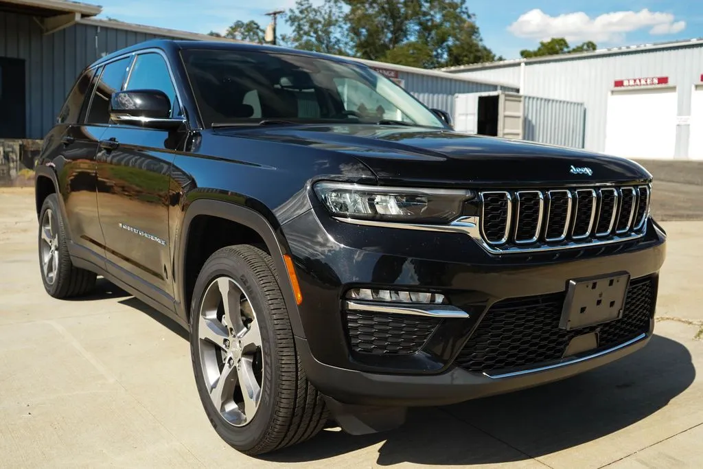 Jeep Grand Cherokee photo 36