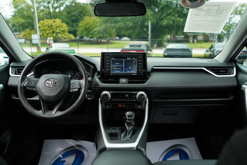Toyota RAV4 photo 9