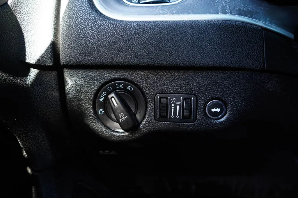 Dodge Charger photo 31
