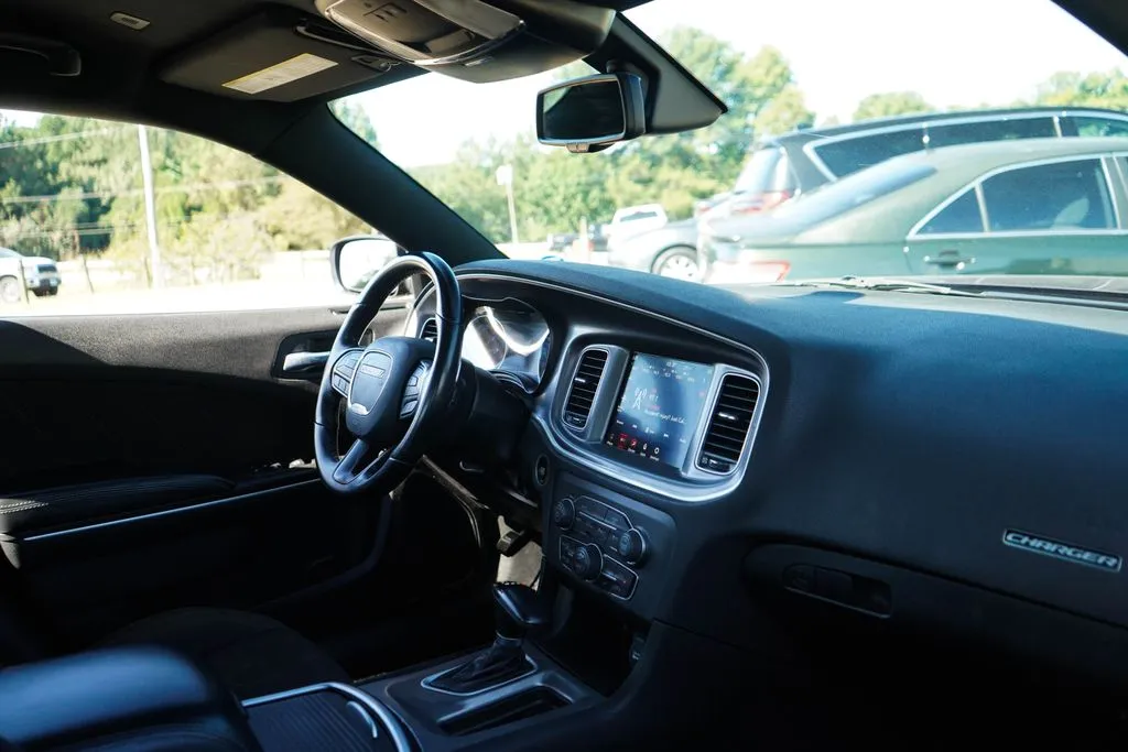 Dodge Charger photo 14