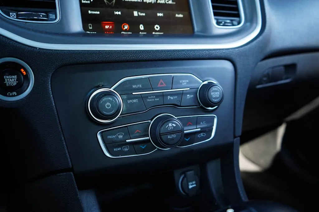Dodge Charger photo 27