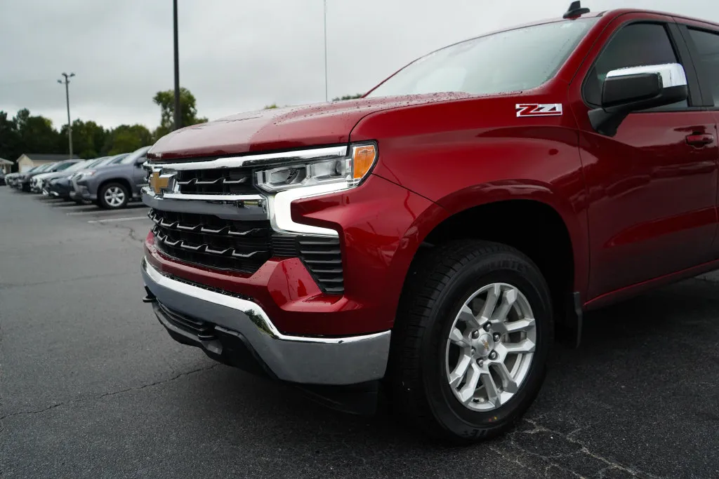 Chevrolet Silverado photo 18