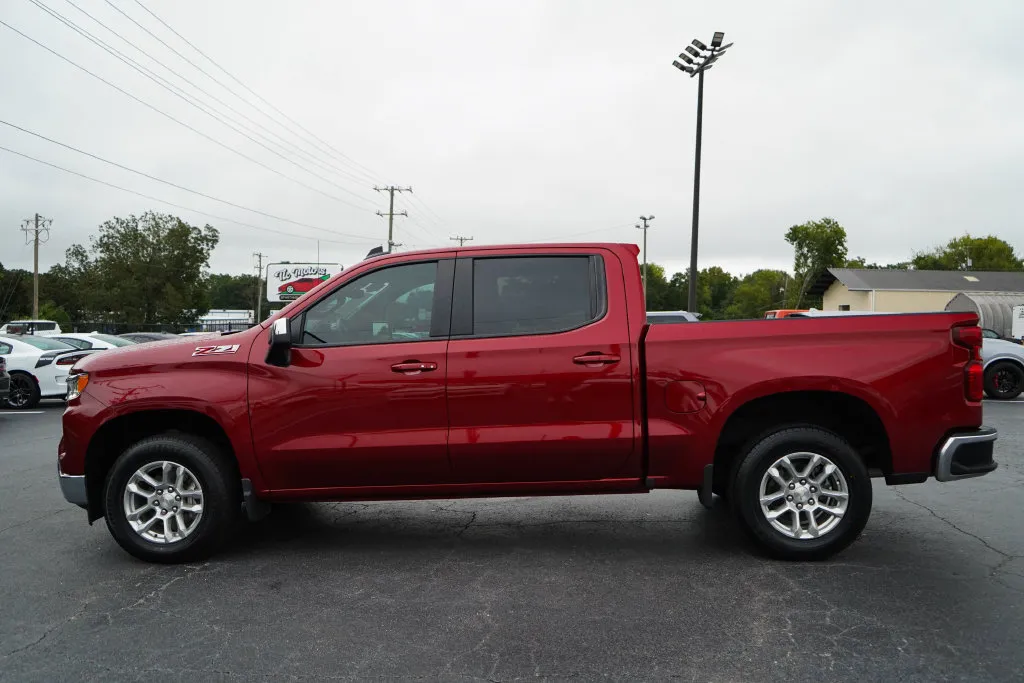 Chevrolet Silverado photo 24