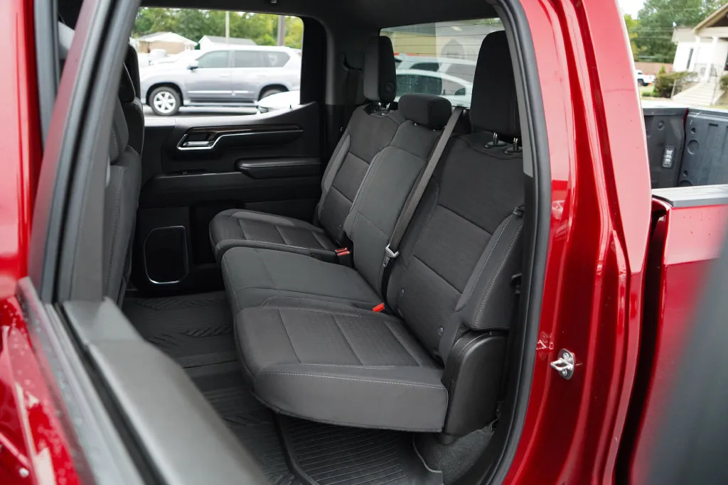 Chevrolet Silverado photo 8