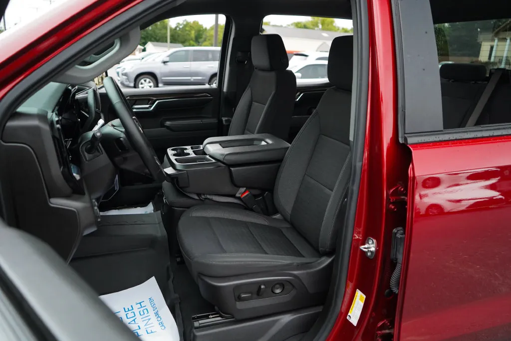 Chevrolet Silverado photo 6