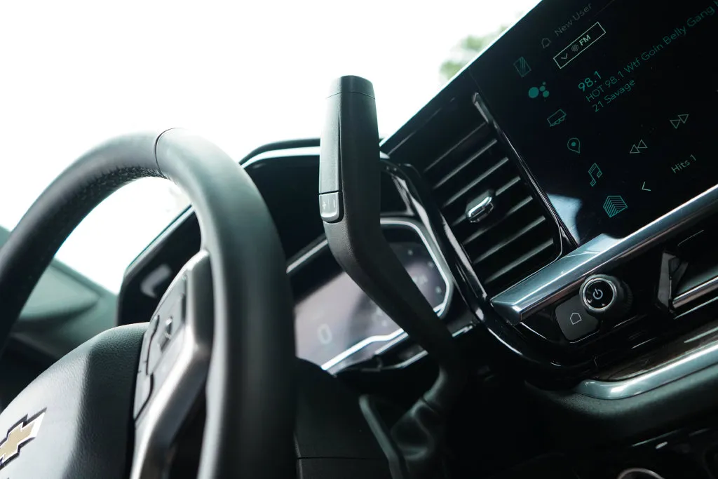 Chevrolet Silverado photo 34