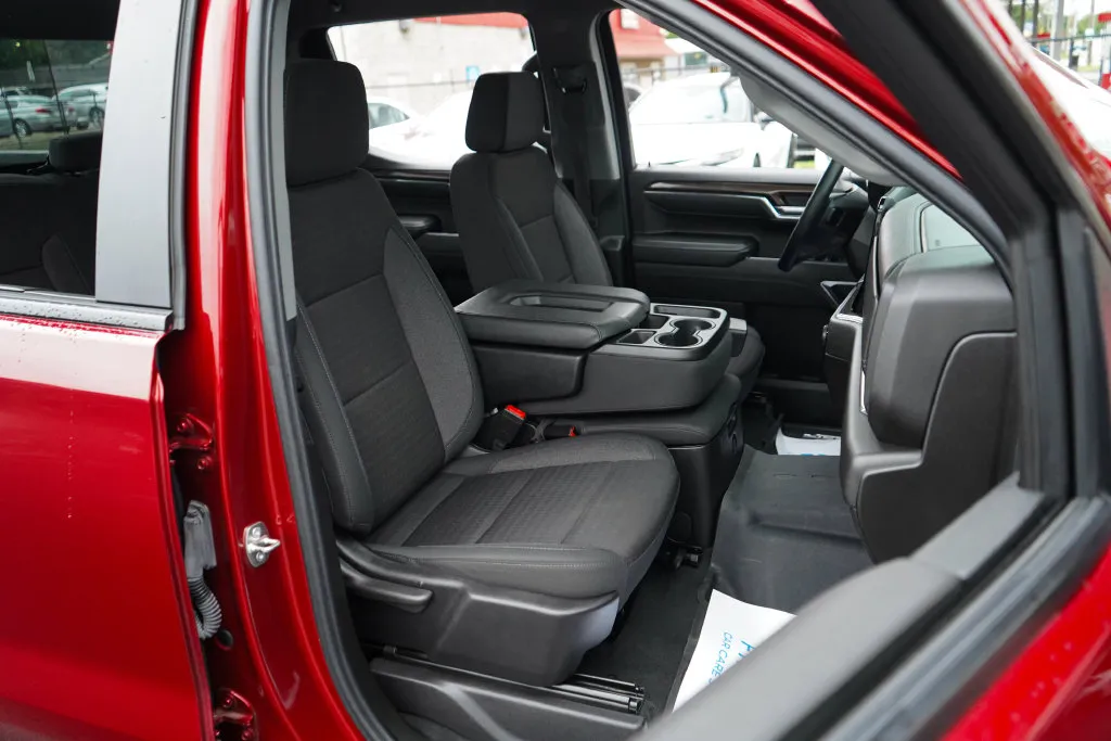Chevrolet Silverado photo 12
