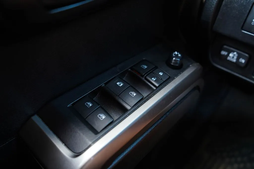 Toyota Tacoma photo 29