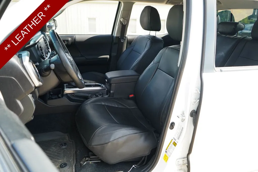 Toyota Tacoma photo 7