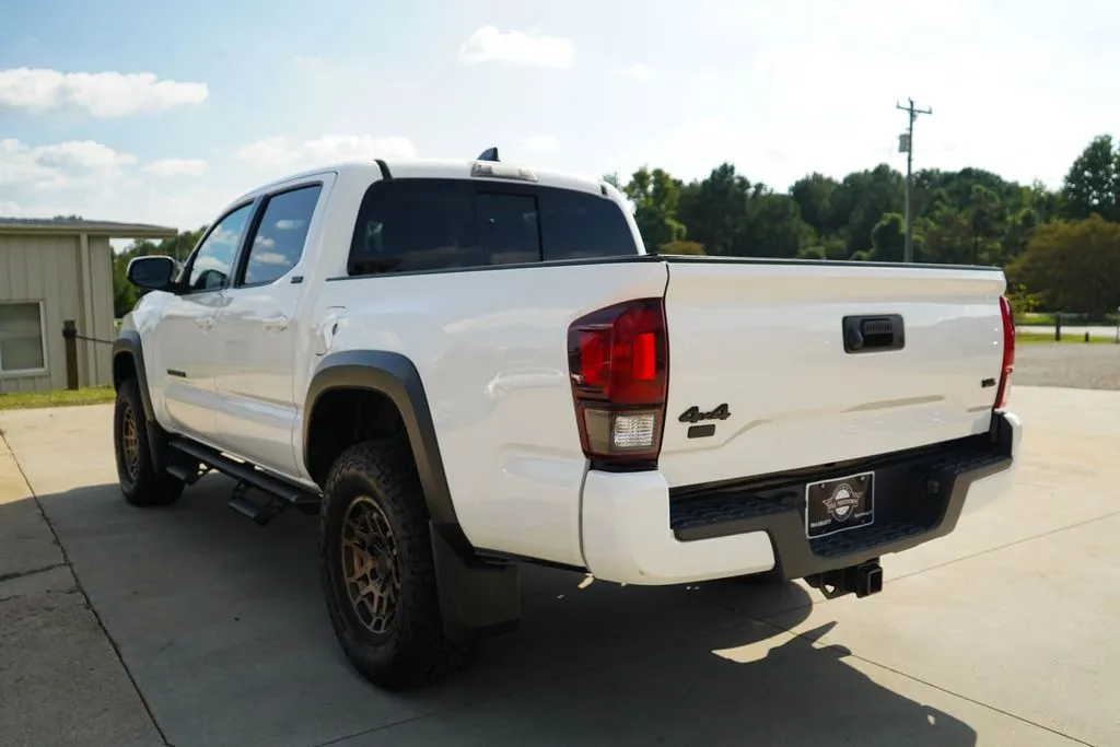Toyota Tacoma photo 4