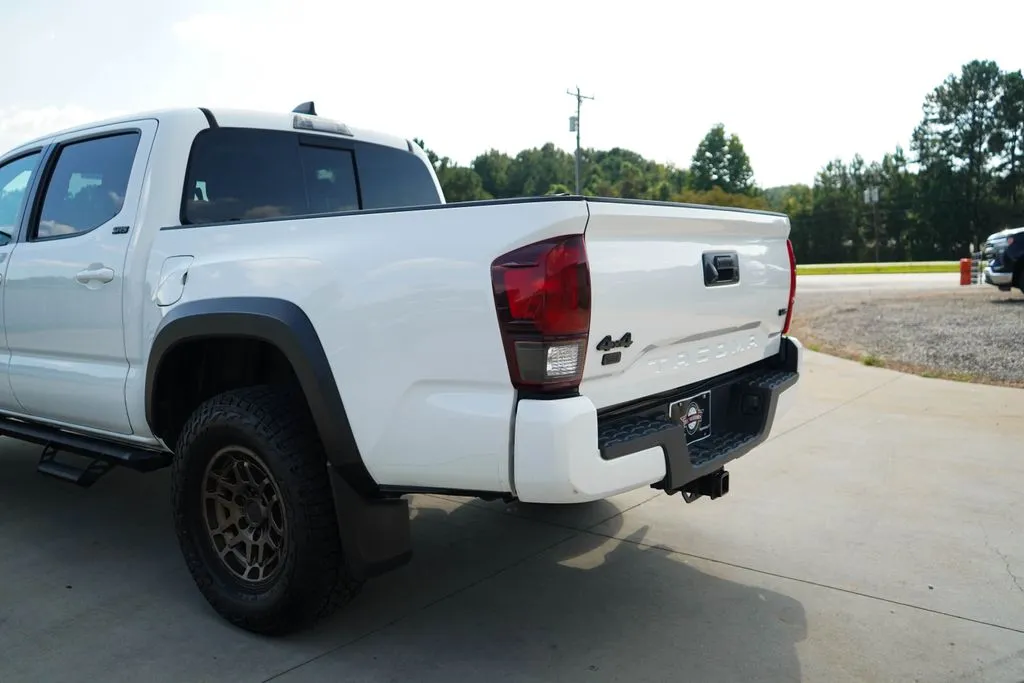 Toyota Tacoma photo 20