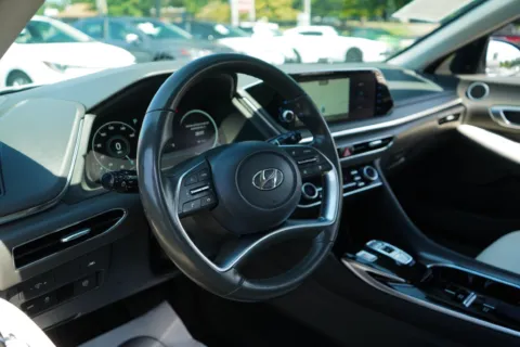 More photos of 2023 Hyundai Sonata SEL at TLC Motors, SC