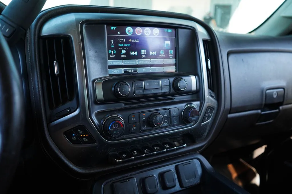 Chevrolet 3500HD photo 8