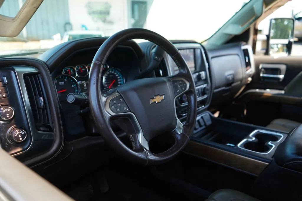 Chevrolet 3500HD photo 6