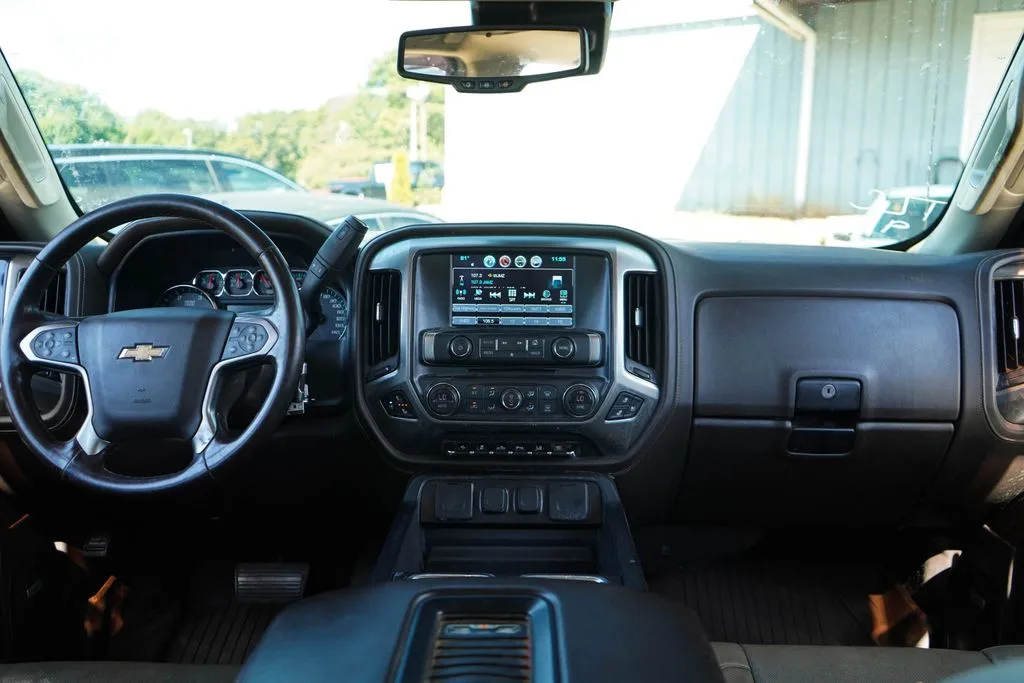 Chevrolet 3500HD photo 10