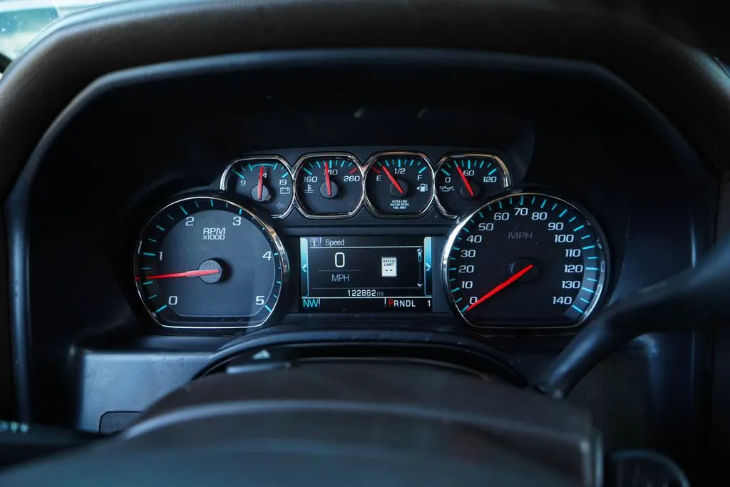 Chevrolet 3500HD photo 28