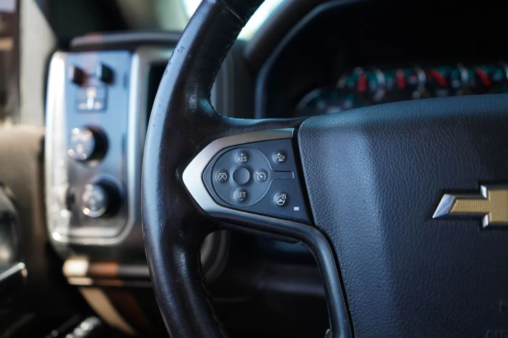 Chevrolet 3500HD photo 34