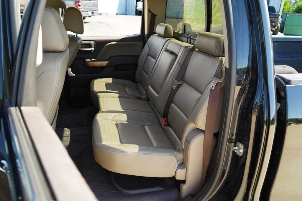 Chevrolet 3500HD photo 9