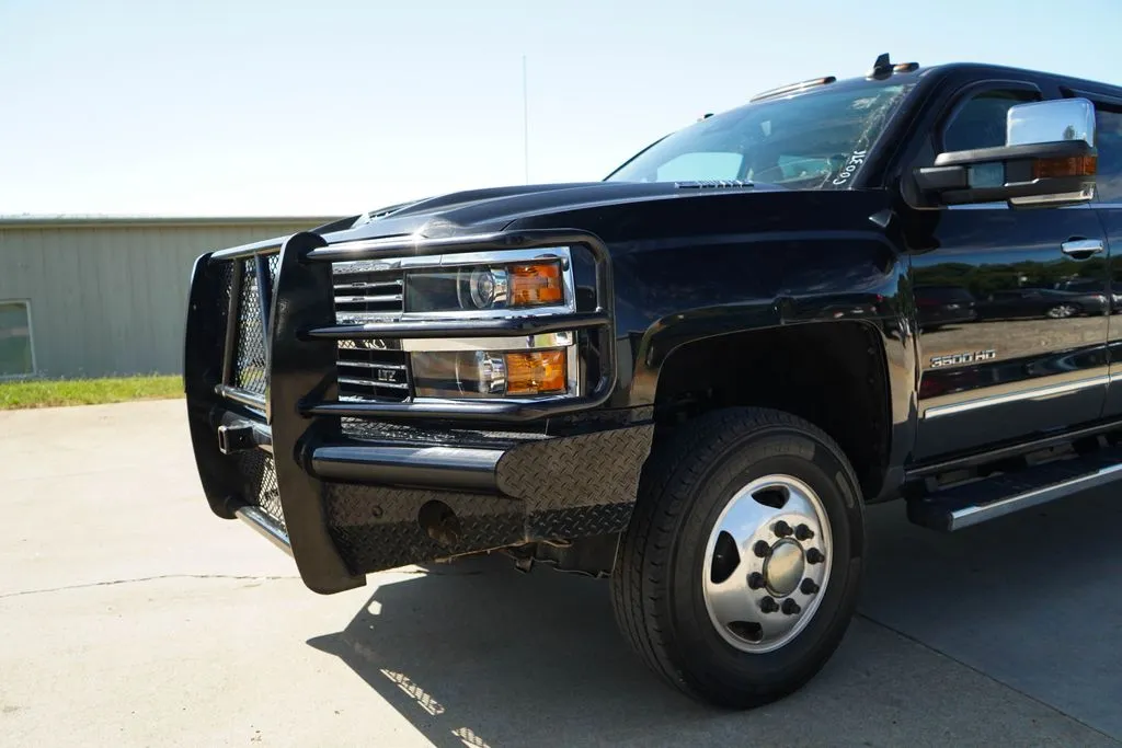 Chevrolet 3500HD photo 19