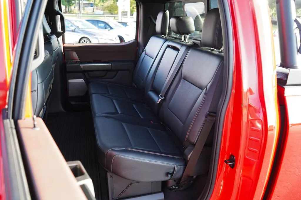 Ford F-150 photo 8