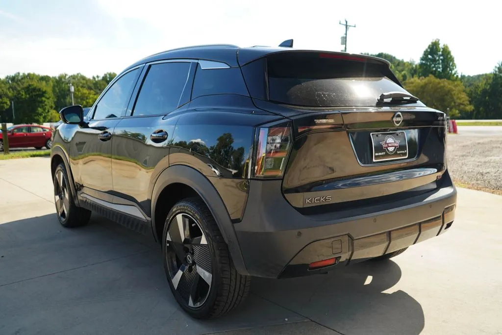 Nissan Kicks photo 4