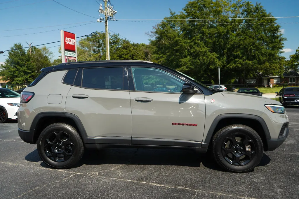 Jeep Compass photo 2