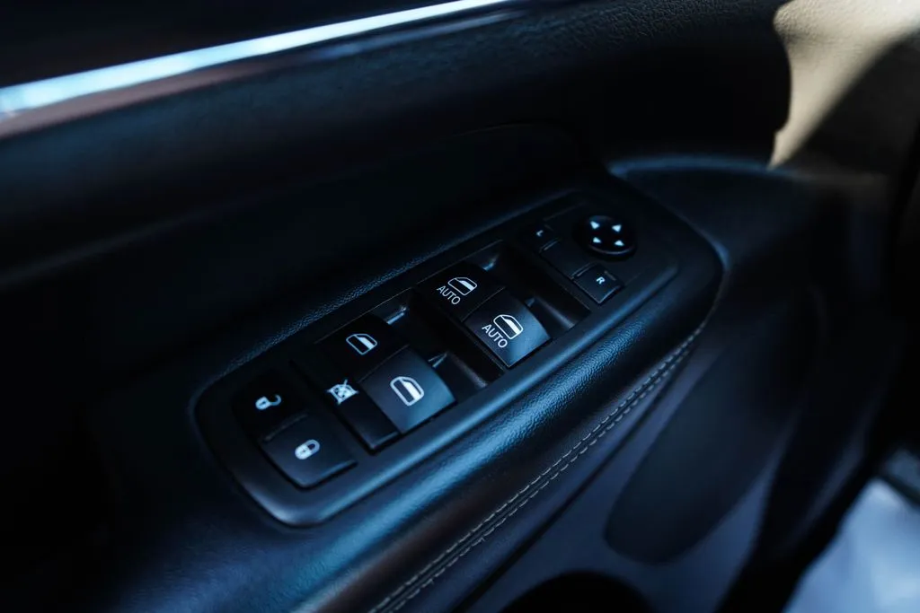 Jeep Grand Cherokee photo 32