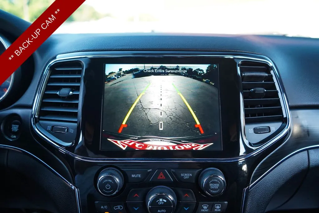 Jeep Grand Cherokee photo 10