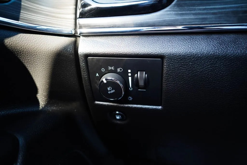 Jeep Grand Cherokee photo 33