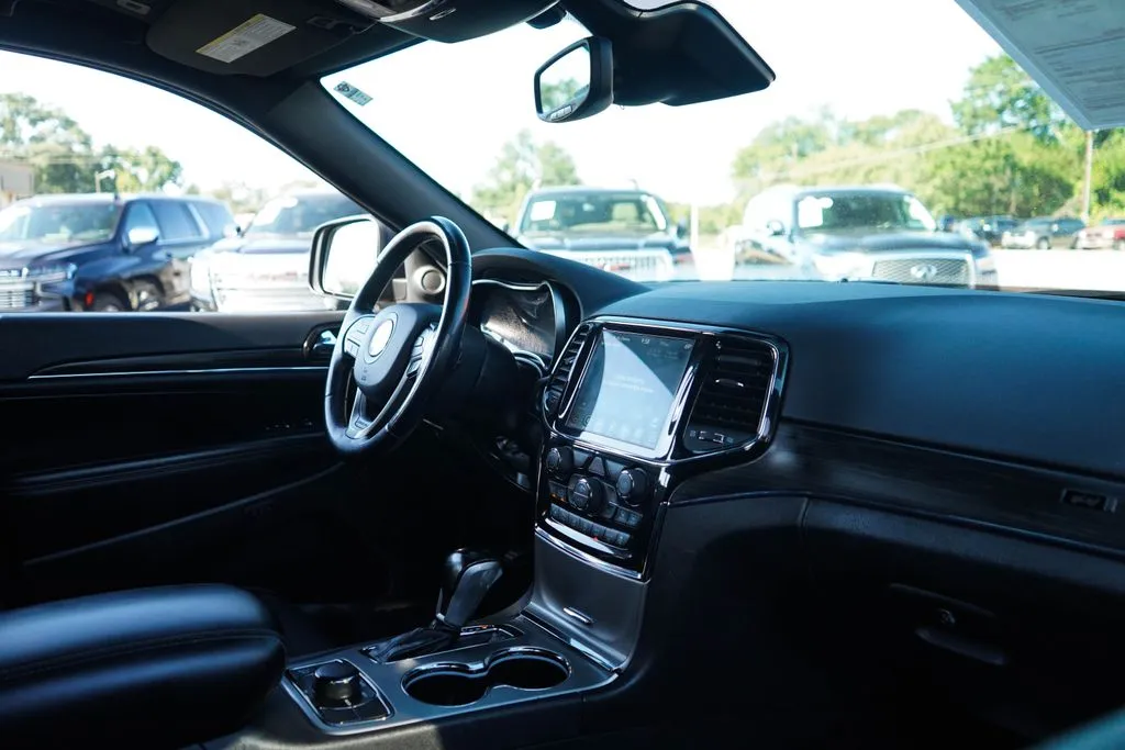 Jeep Grand Cherokee photo 14