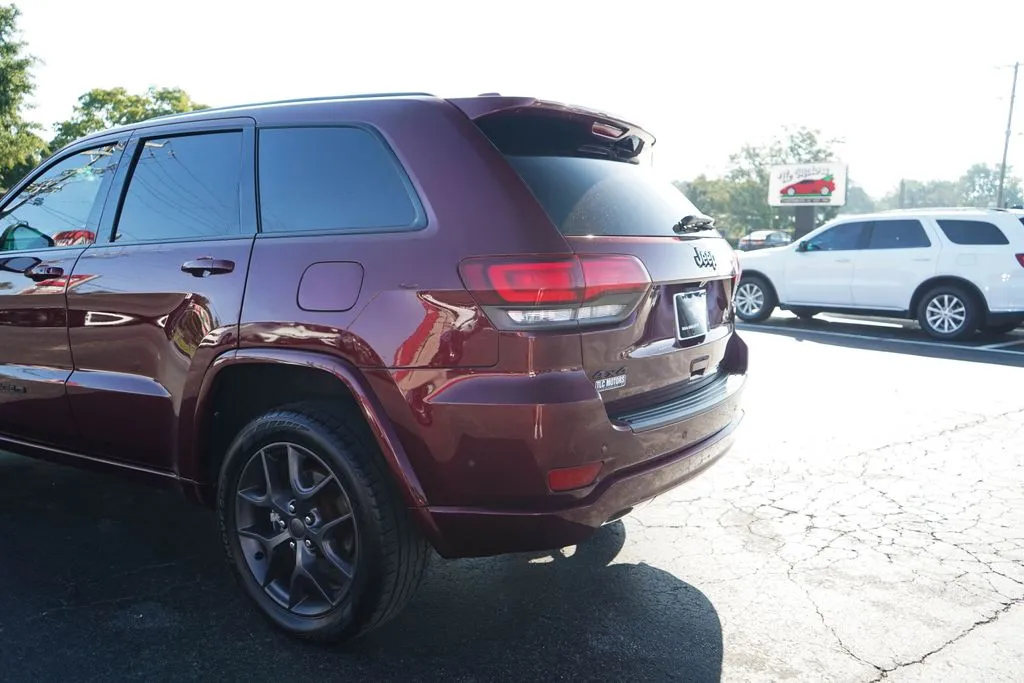 Jeep Grand Cherokee photo 22