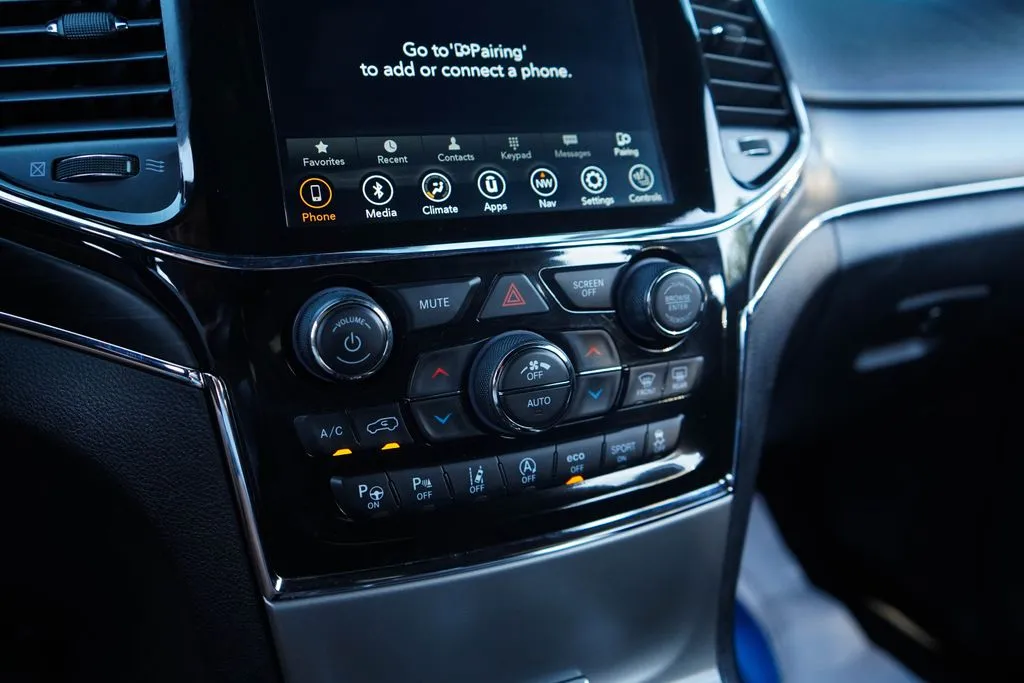 Jeep Grand Cherokee photo 28