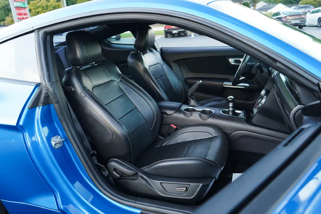 Ford Mustang photo 12