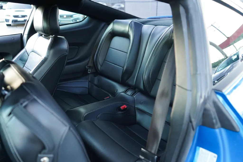 Ford Mustang photo 8