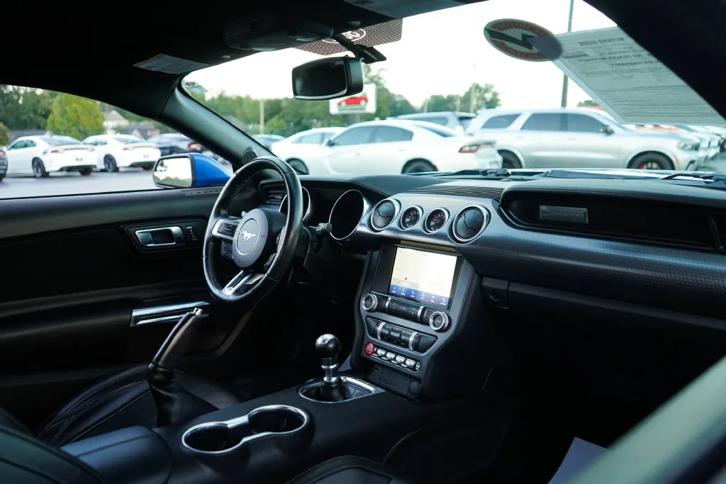 Ford Mustang photo 9