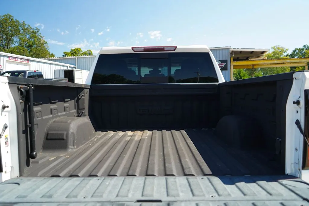 GMC Sierra photo 15