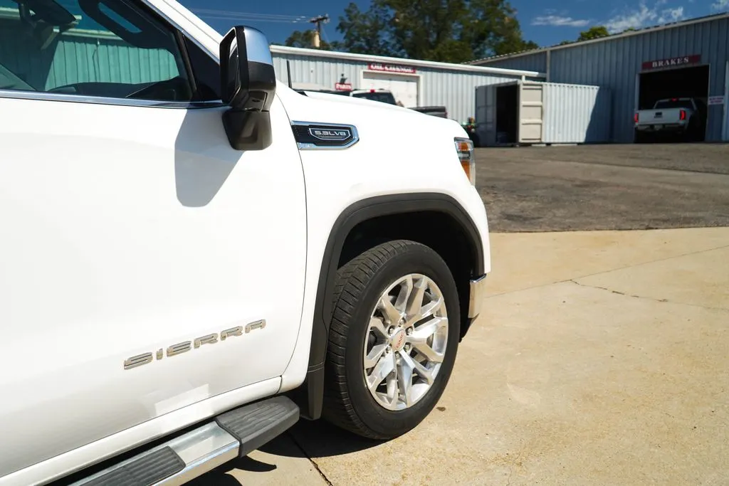 GMC Sierra photo 19