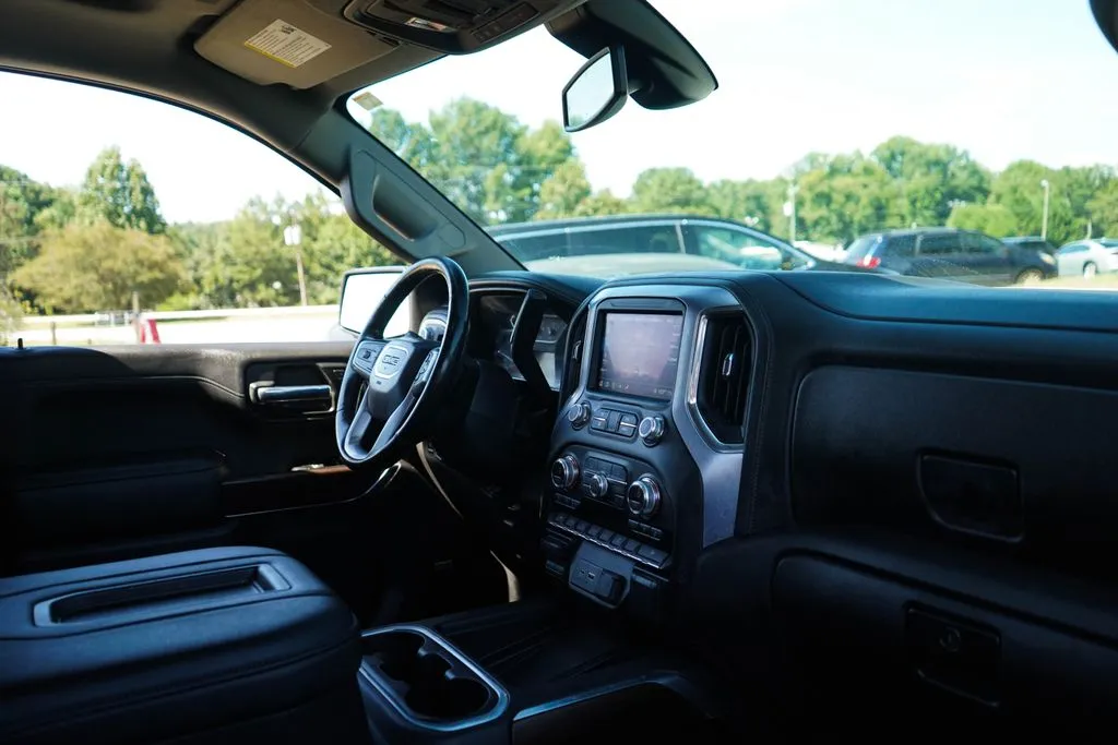 GMC Sierra photo 14