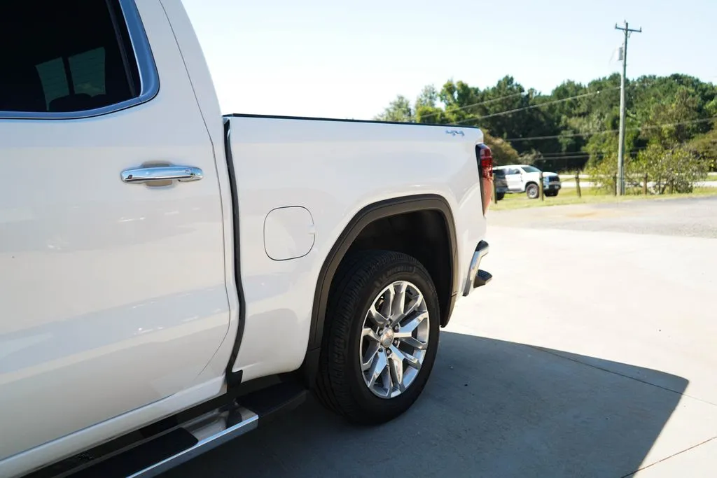 GMC Sierra photo 22
