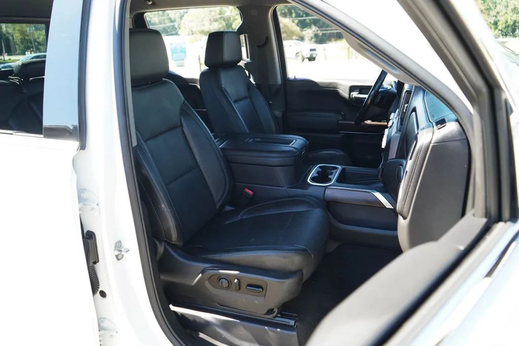GMC Sierra photo 13