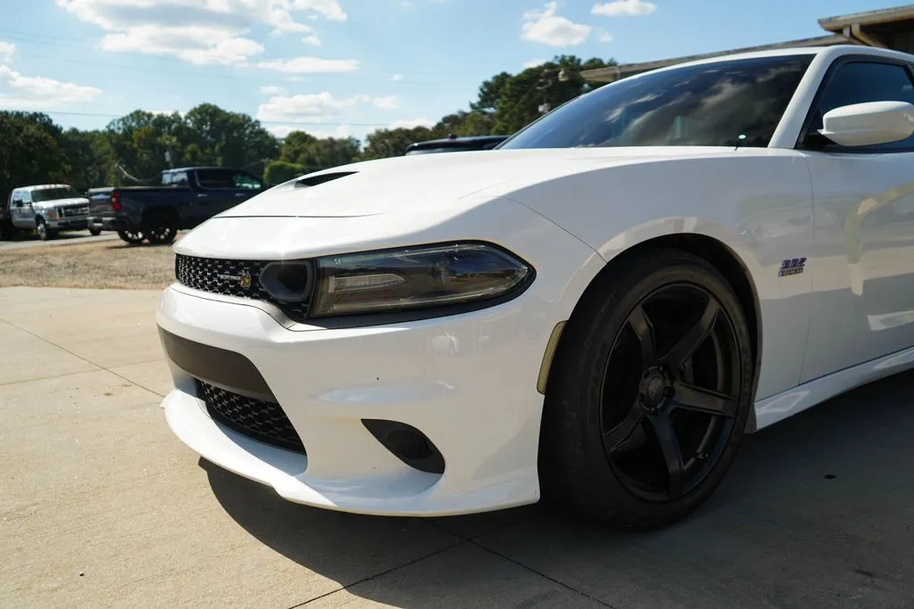 Dodge Charger photo 17