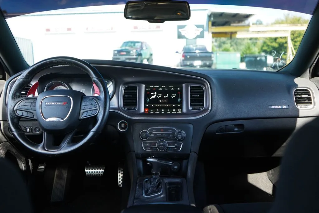Dodge Charger photo 10