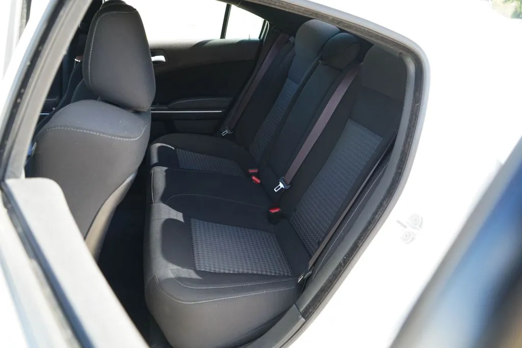 Dodge Charger photo 9